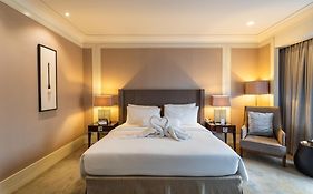 I Hotel Batam